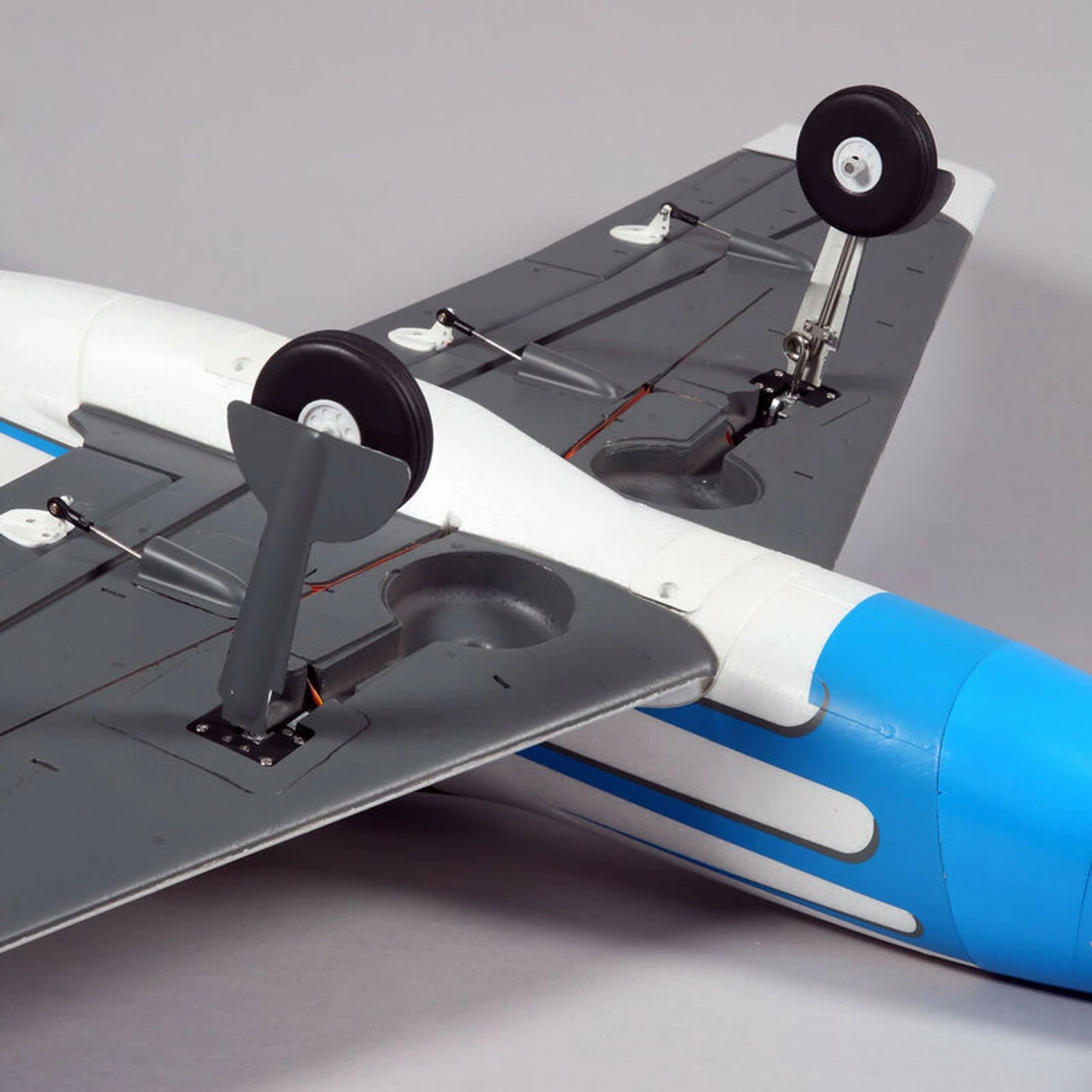 EFL12350 E-Flite V1200 1.2m BNF Basic With Smart 7 EFL12350 E-Flite V1200 1.2m BNF Basic With Smart - Image 7